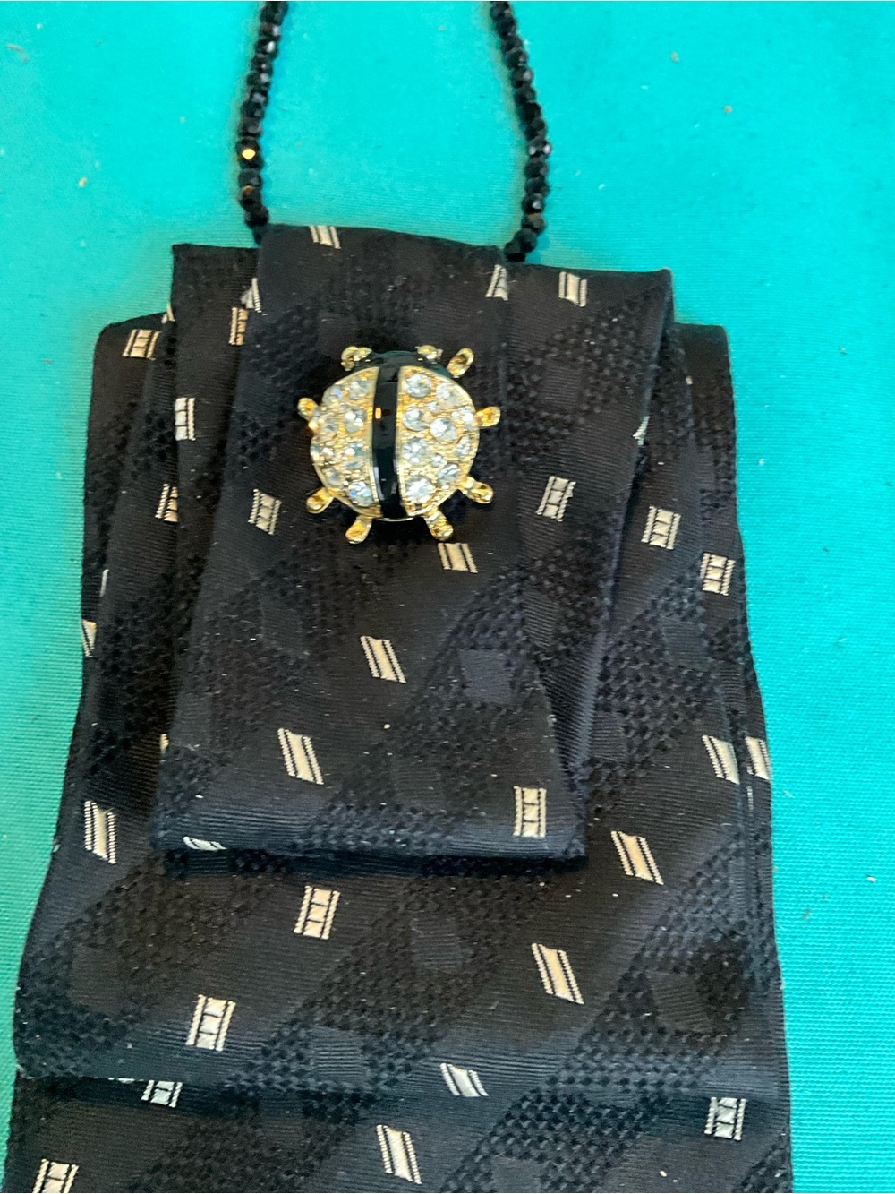 Ladybug Jewel - Picture 3 of 3
